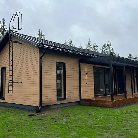 Beautiful, Modern In A Quiet Area! *