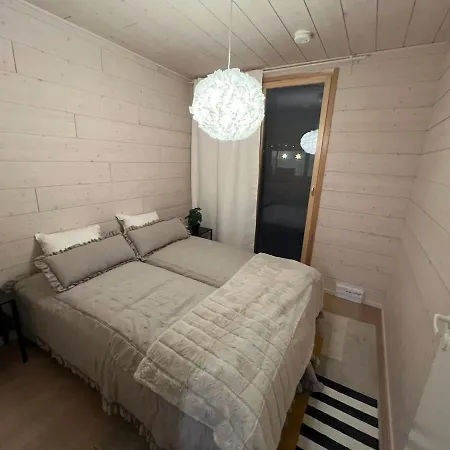 Beautiful, Modern In A Quiet Area! *