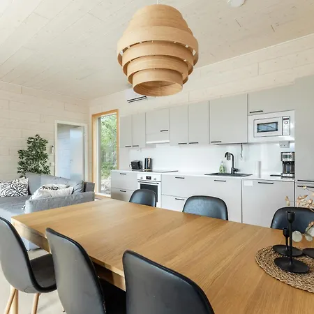 Villa Beautiful, Modern In A Quiet Area! *